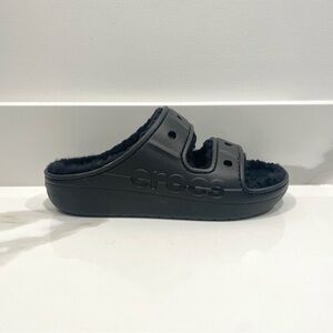 NEW Crocs Black Baya Cozzzy Sandals (size 7)